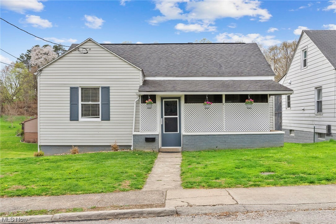 Property Photo:  2501 New York Avenue  WV 26101 