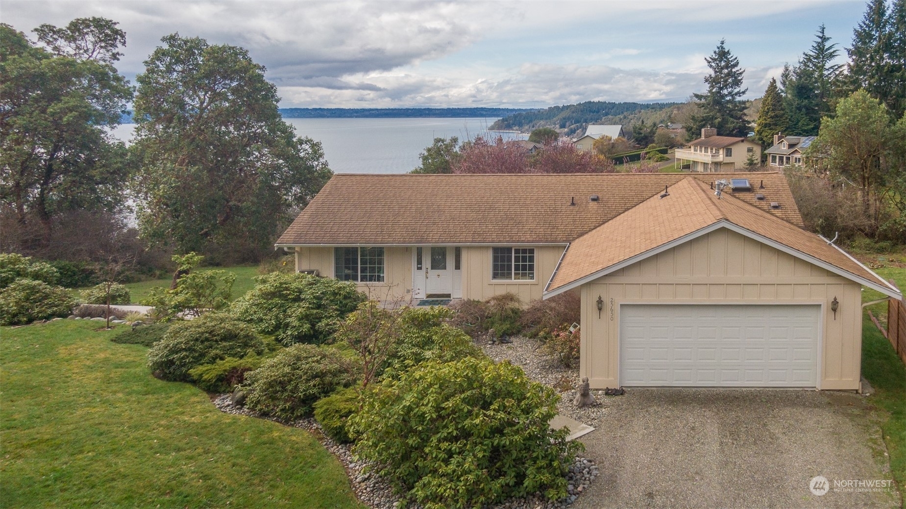 Property Photo:  25650 75 Avenue SW  WA 98070 