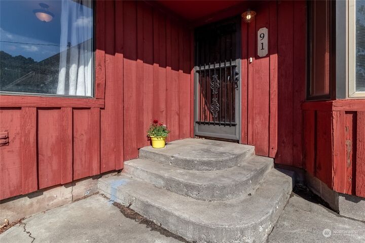 Property Photo:  91 Powell Road  OR 97862 