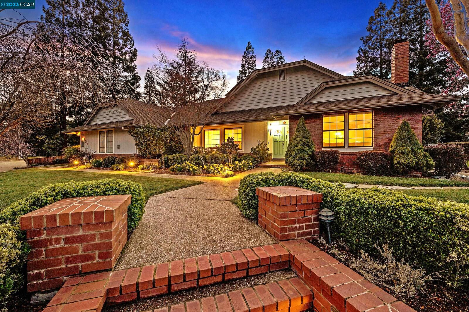 Property Photo:  915 Matadera Way  CA 94526 