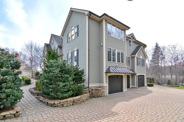 Property Photo:  11 Ashford Ln  MA 01810 