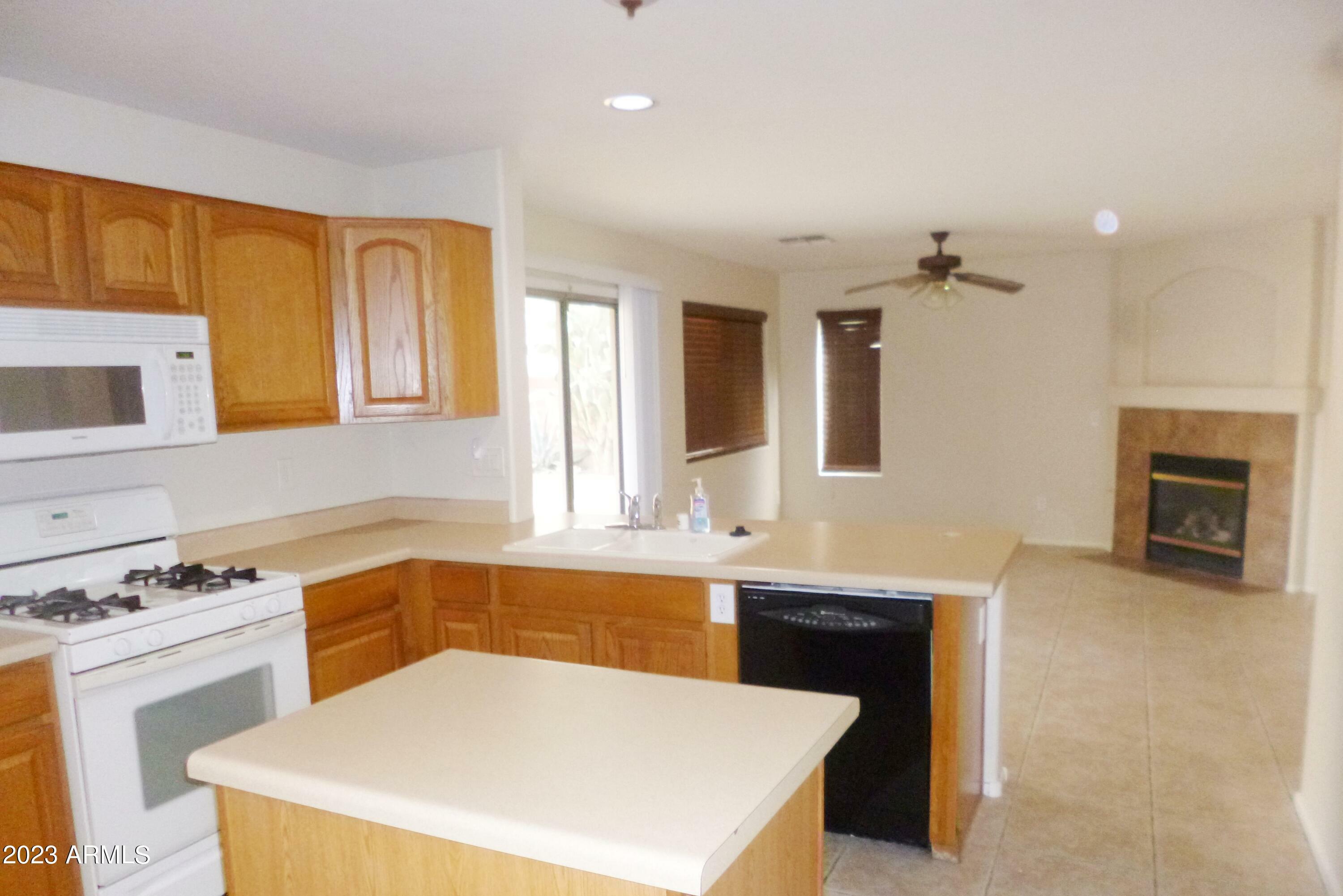 Property Photo:  27913 N 23rd Lane  AZ 85085 