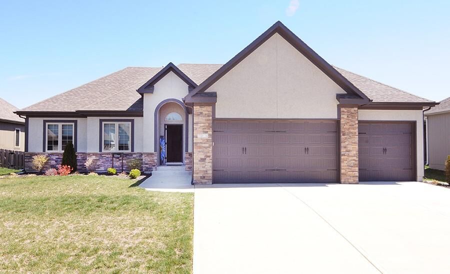 Property Photo: 7904 SW 3rd Street MO 64014