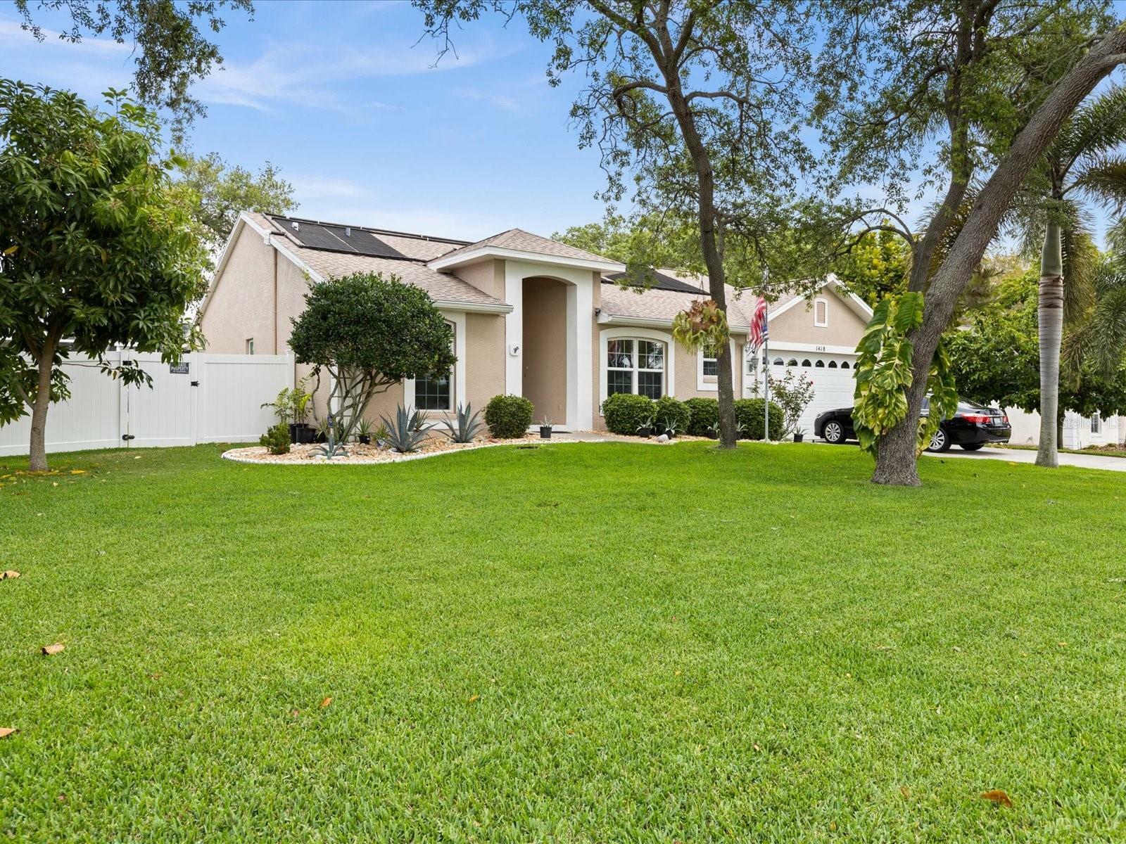 Property Photo:  1418 Gulf Road  FL 34689 