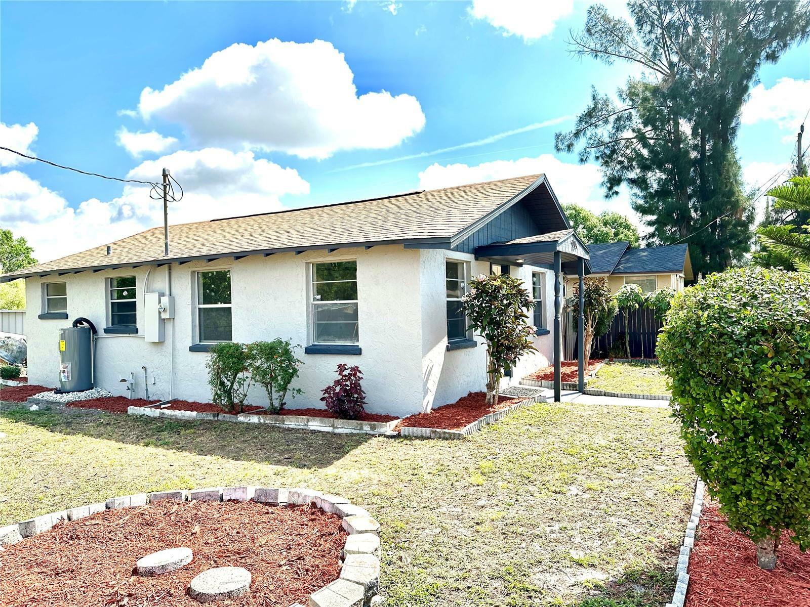 Property Photo:  204 30th Street E  FL 34221 