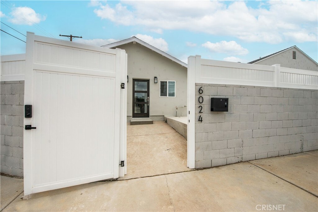 Property Photo:  6024 Aldea Avenue  CA 91316 