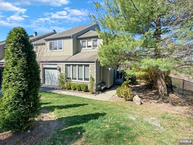 Property Photo: 322 Vista View Drive NJ 07430