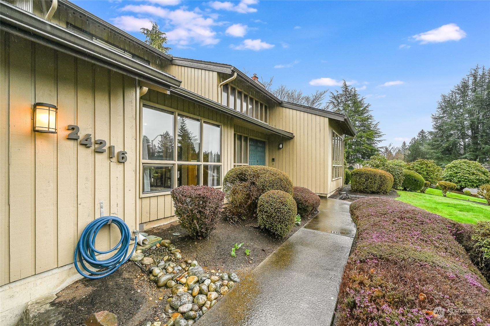 Property Photo:  24216 138th Avenue SE  WA 98042 