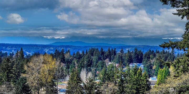 Property Photo: 2135 SW 322nd Street WA 98023