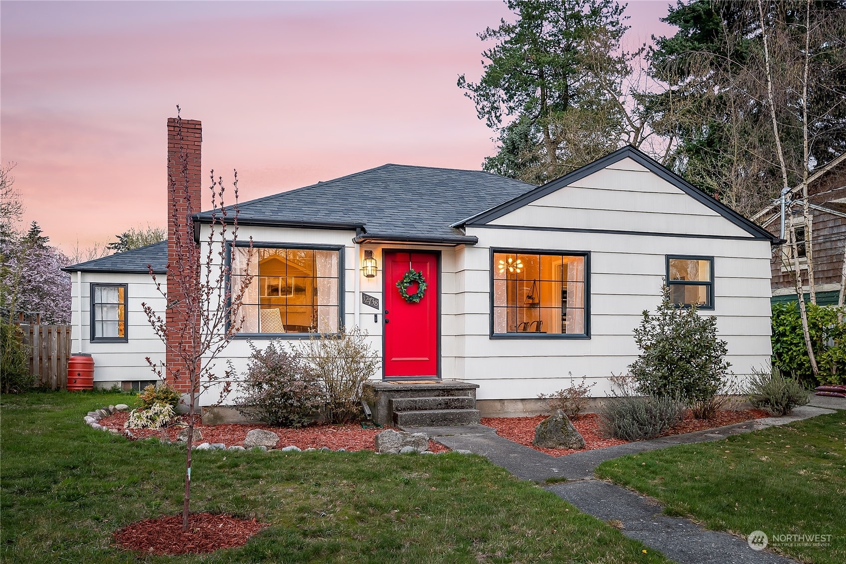 Property Photo:  12738 N Phinney Ave Avenue  WA 98133 
