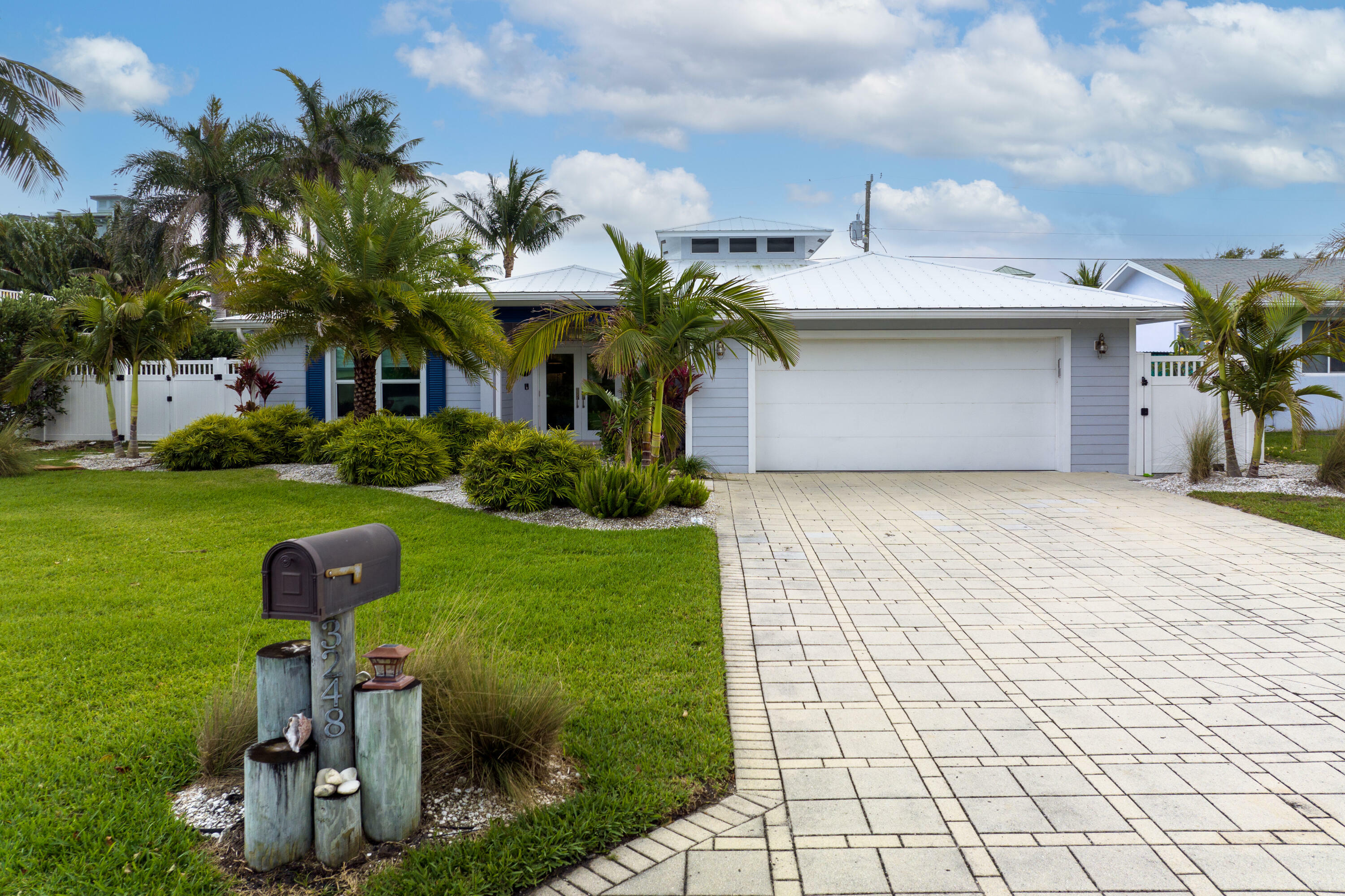 Property Photo:  3248 Cove Road  FL 33469 