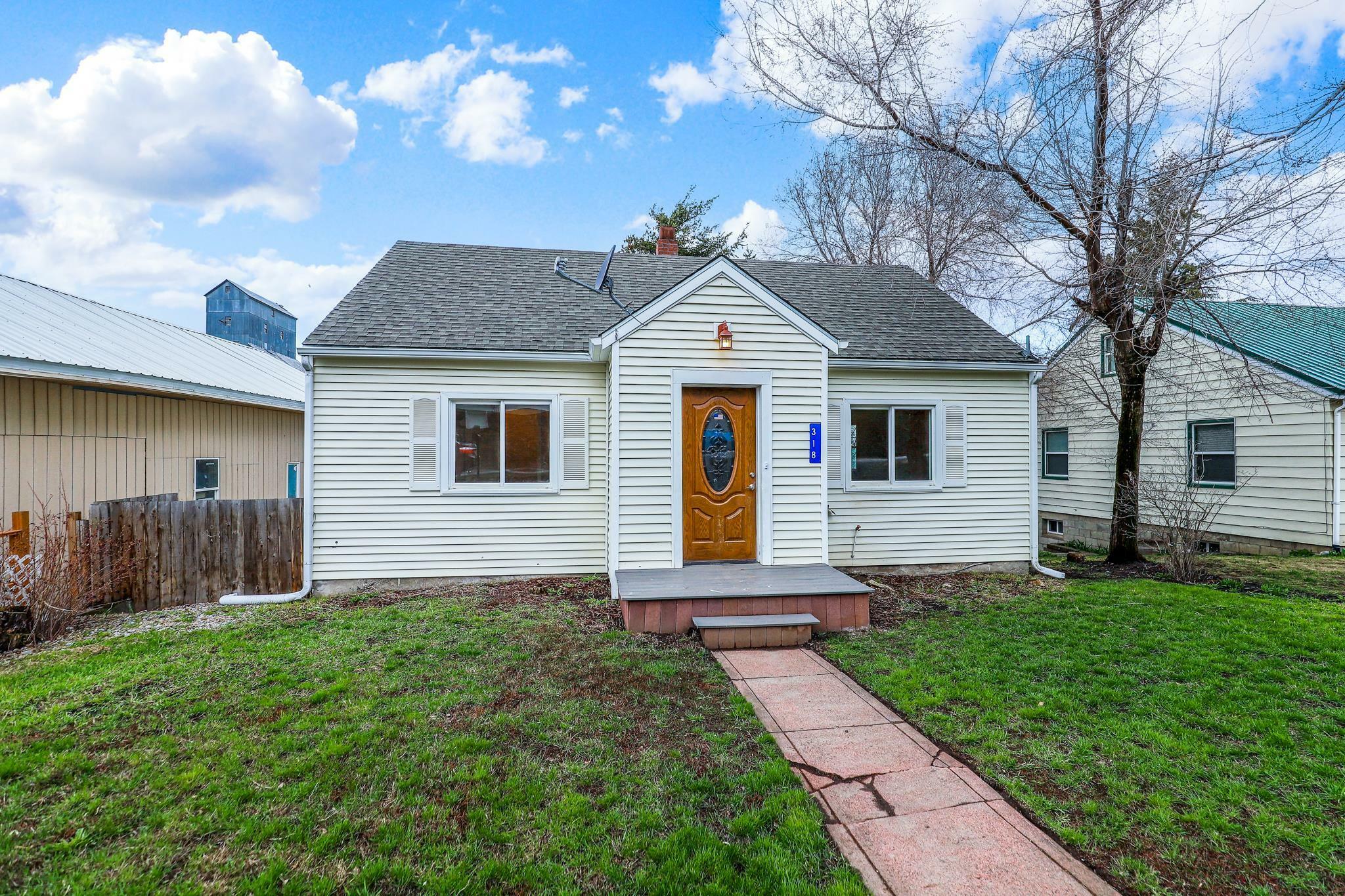 Property Photo:  318 S Whitman Ave  WA 99170 