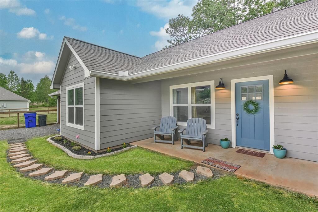 Property Photo:  197 Wood Haven  TX 77351 