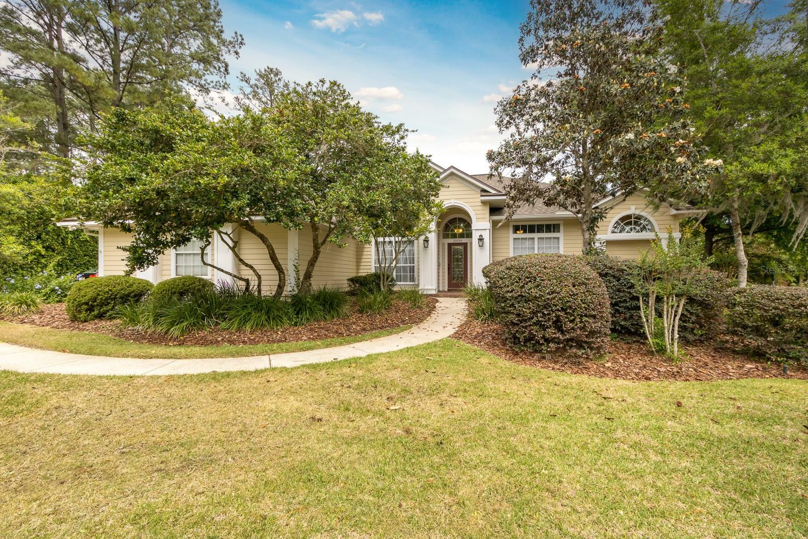 Property Photo:  10506 SW 22nd Avenue  FL 32607 