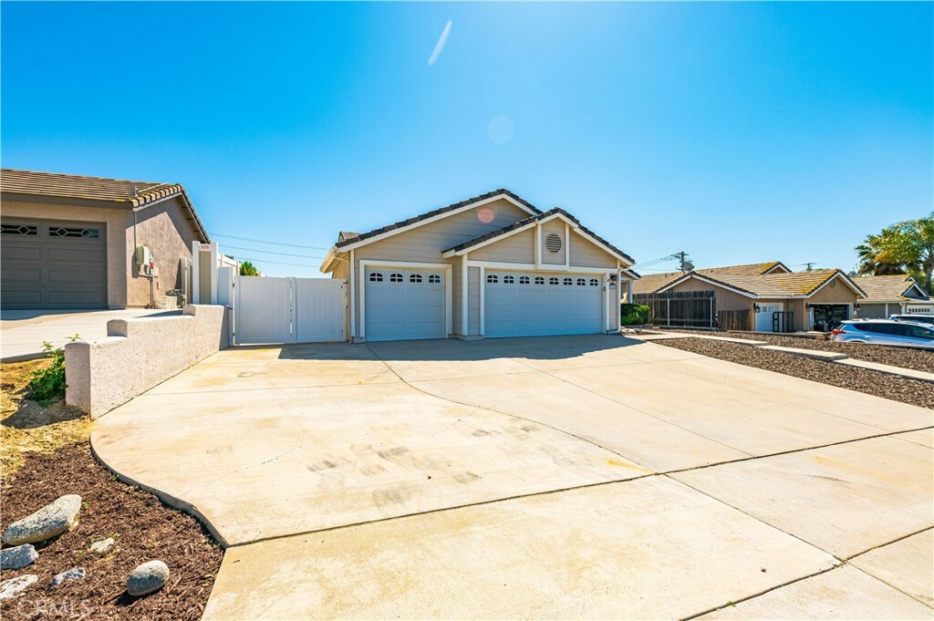 Property Photo:  39626 Diego Drive  CA 92591 