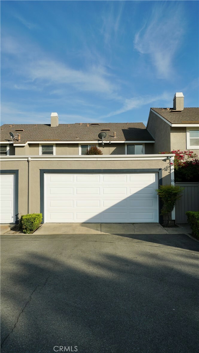 Property Photo:  10 Pendleton  CA 92620 