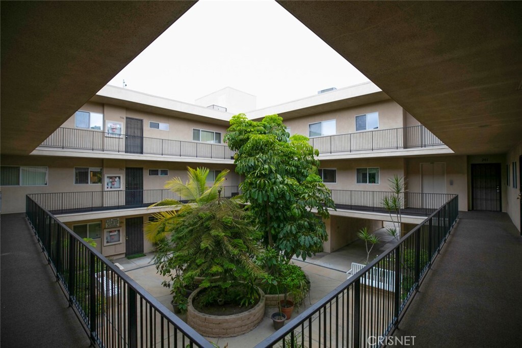Property Photo: 6227 Morse Avenue 203 CA 91606