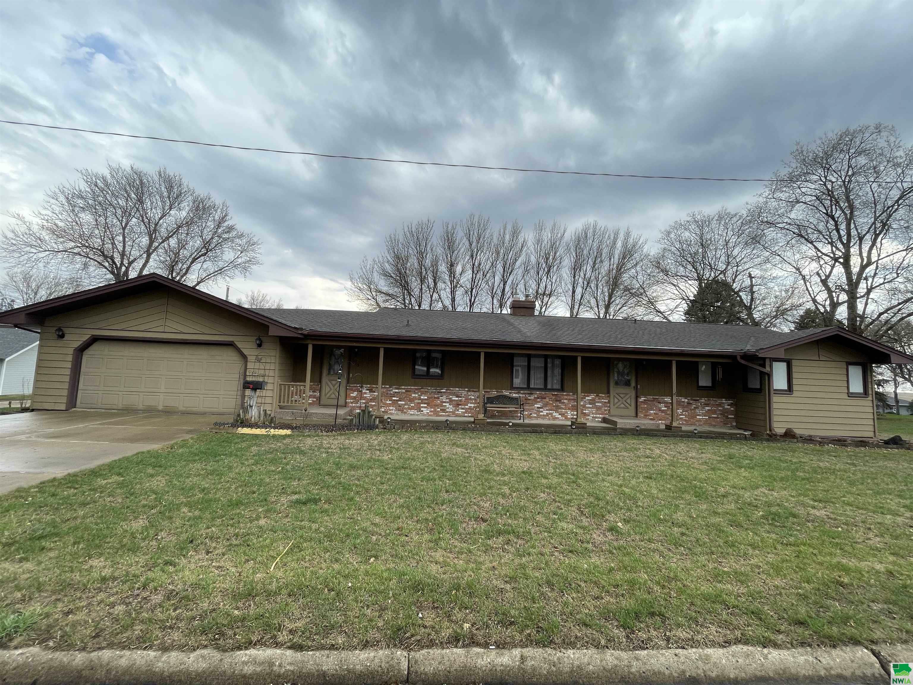 Property Photo:  605 6th Street  IA 51027 