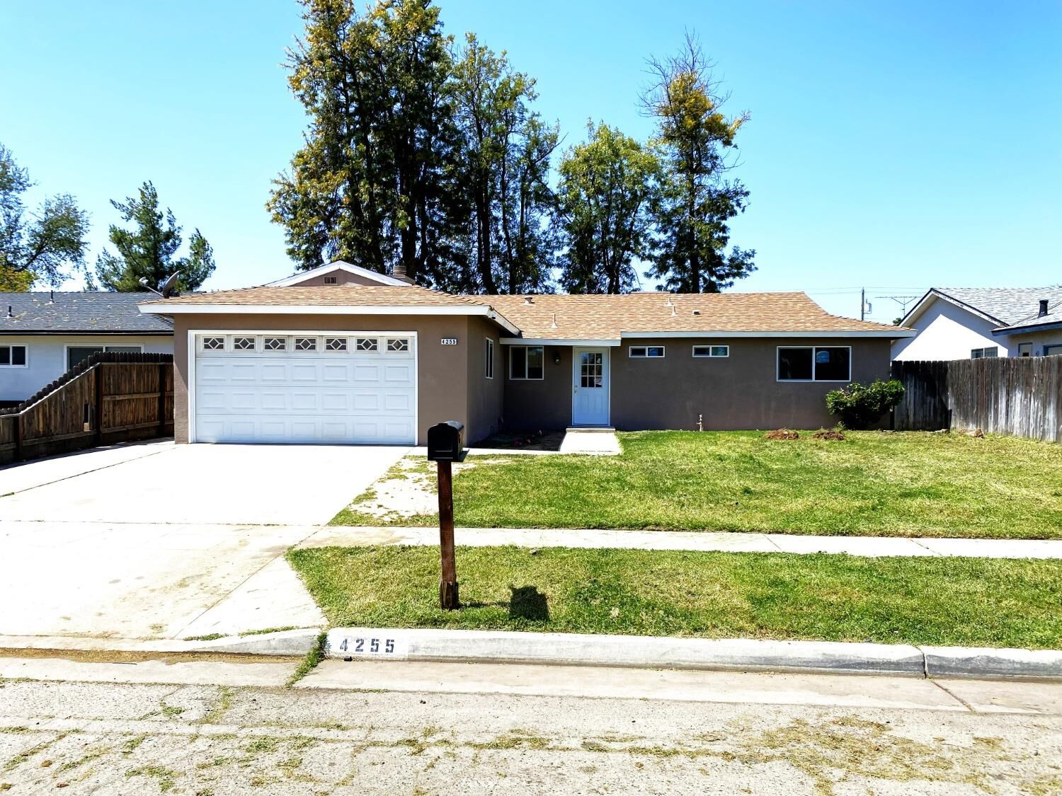 Property Photo:  4255 N Gilroy Avenue  CA 93722 