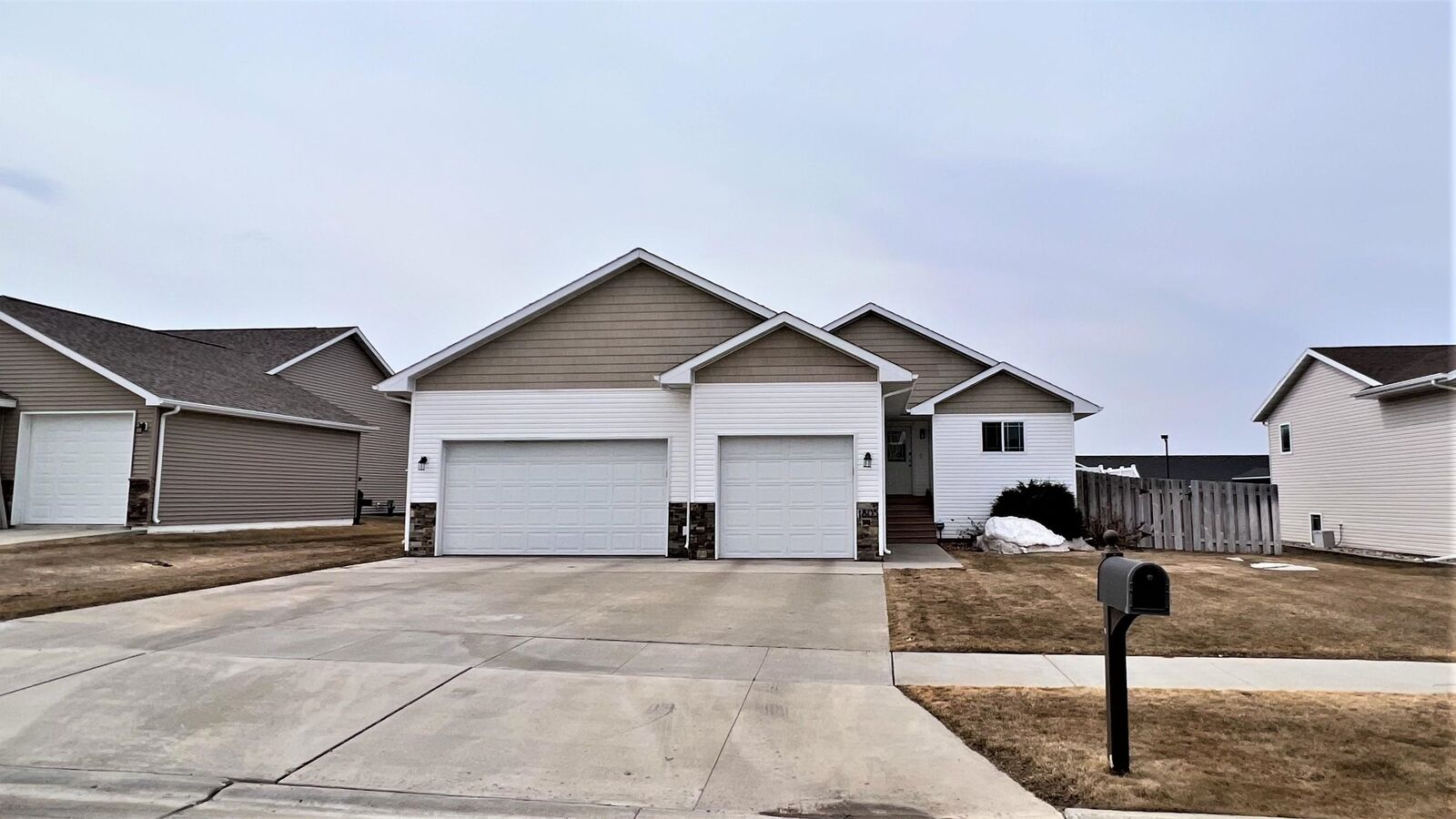 Property Photo:  1805 28th St NW  ND 58703 