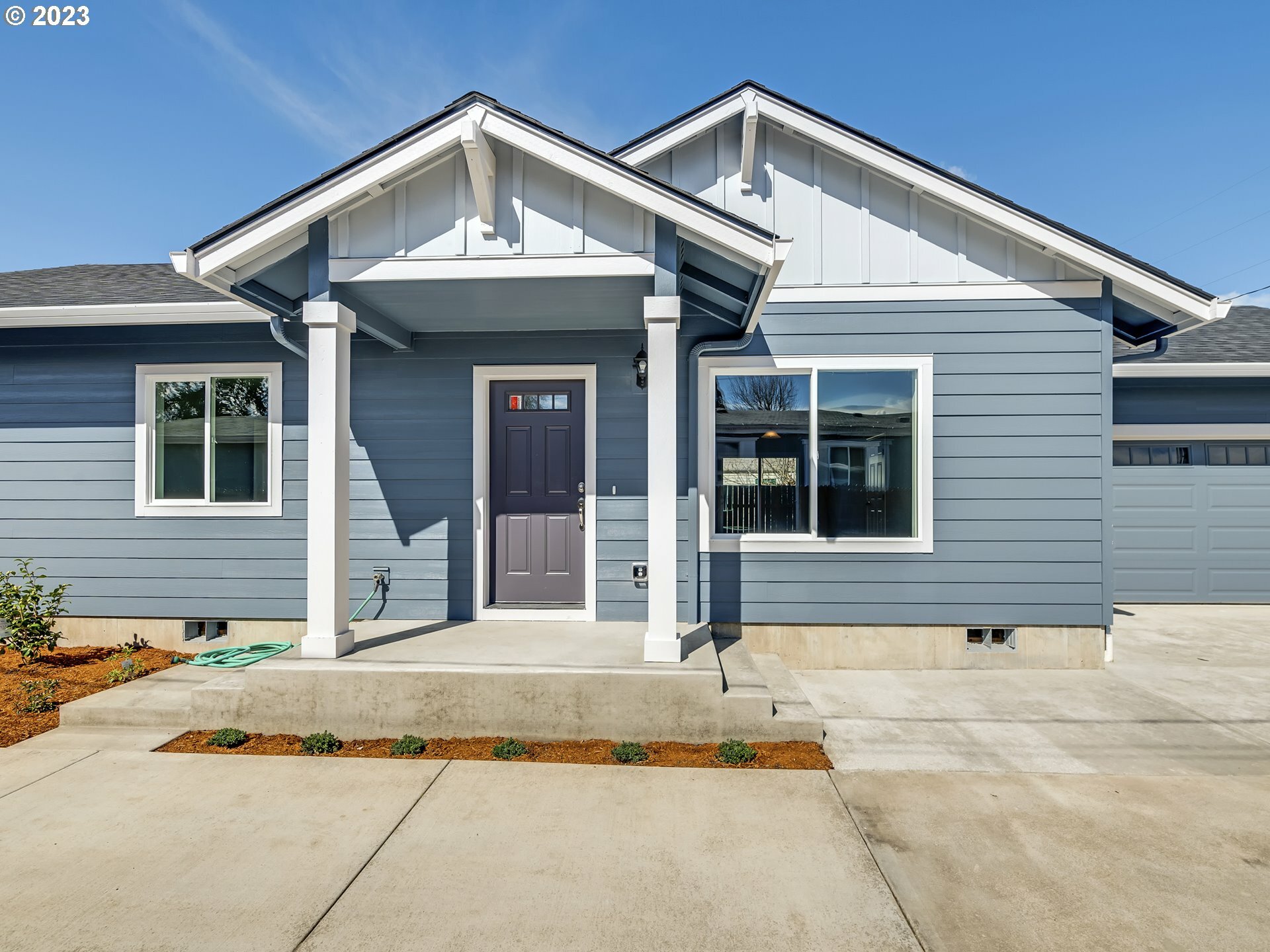 Property Photo: 406 18th St OR 97477