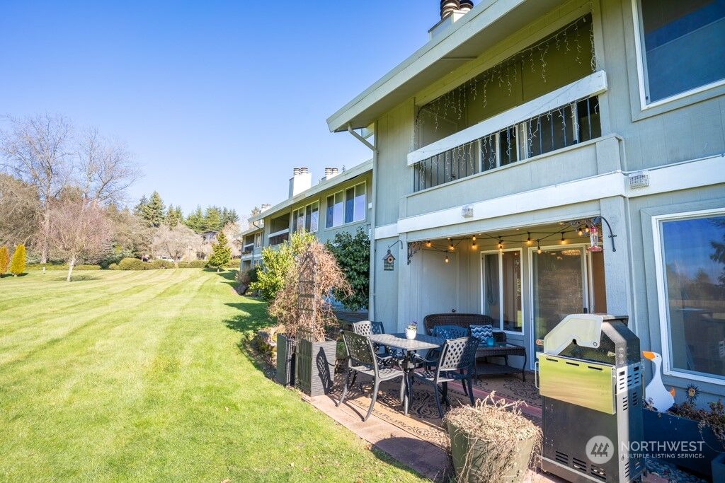 Property Photo:  11120 NE 68th Street B105  WA 98033 