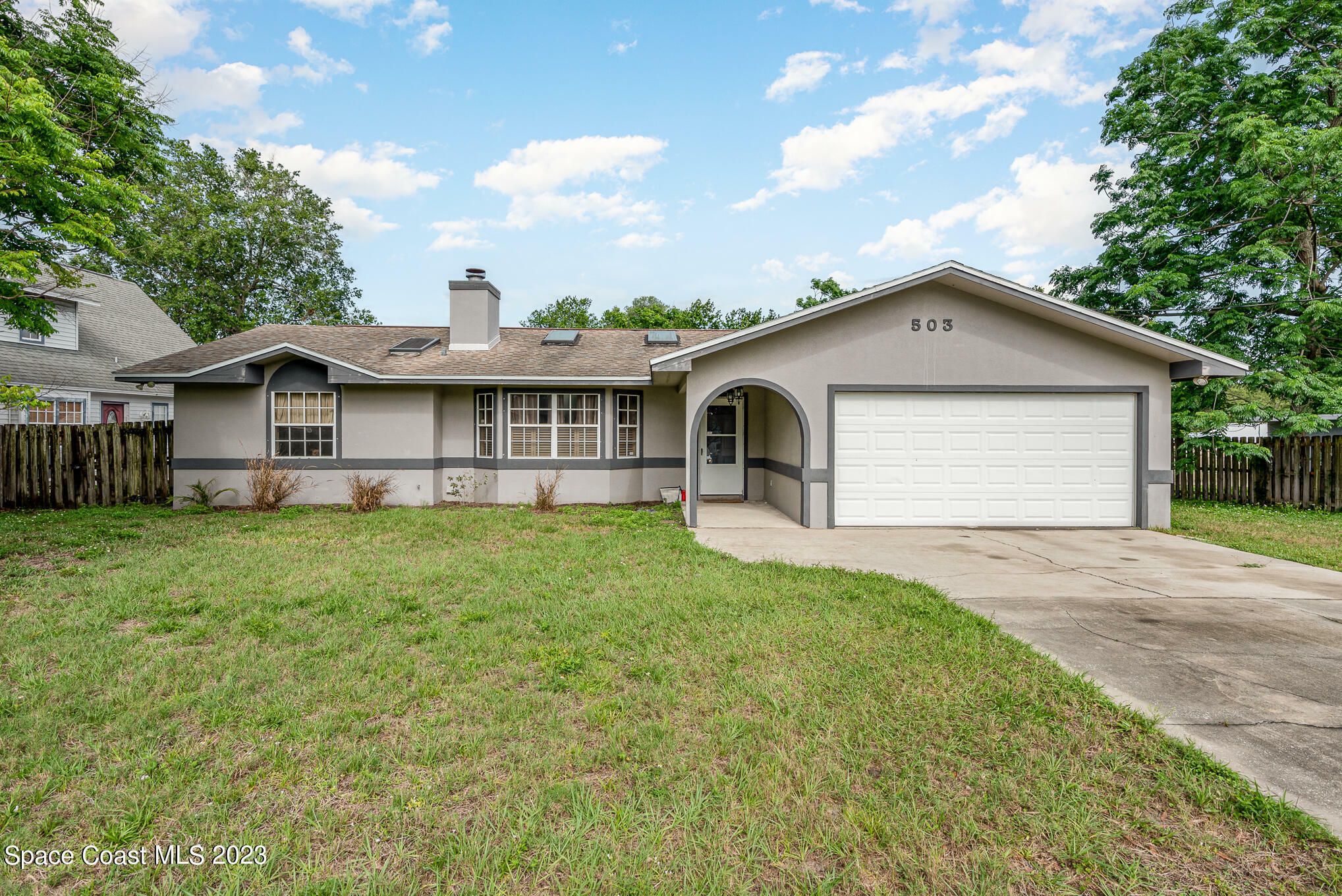 Property Photo:  503 Highland  FL 32796 