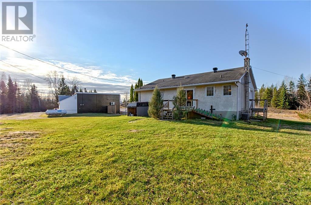 Photo de la propriété: 15352 Highway 17 Highway ON K0J1Y0