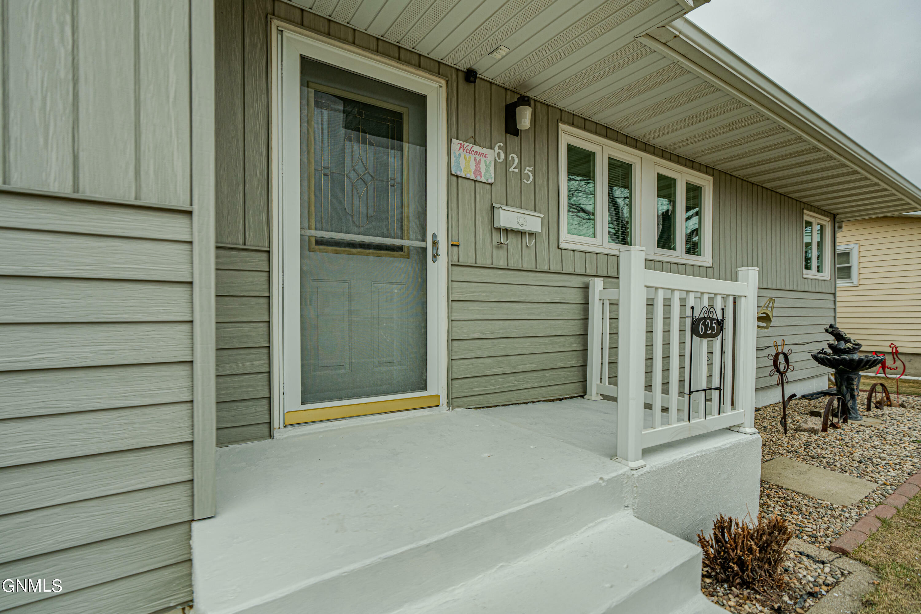 Property Photo:  625 15th Street  ND 58504 