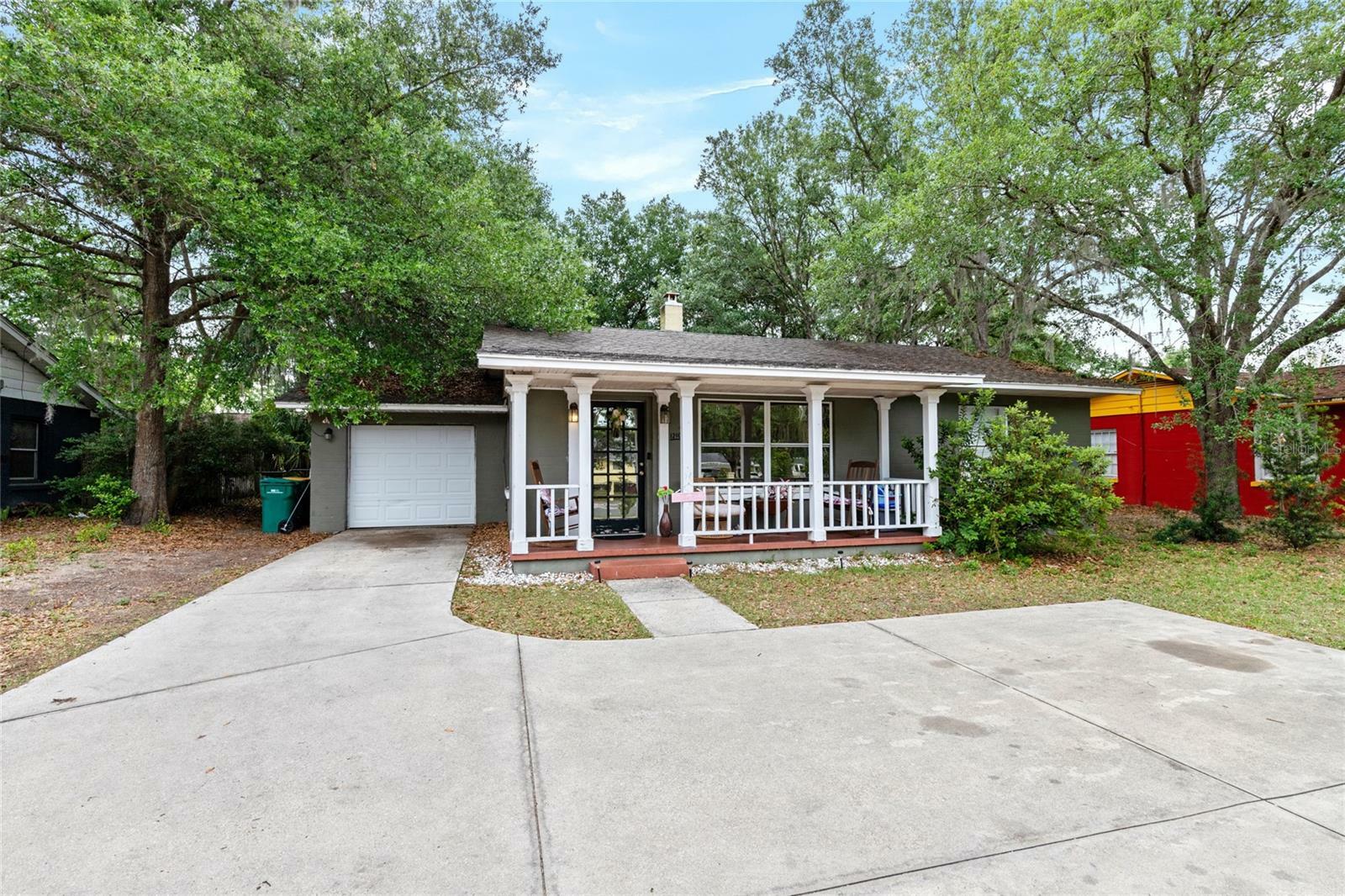 Property Photo:  1210 N Donnelly Street  FL 32757 