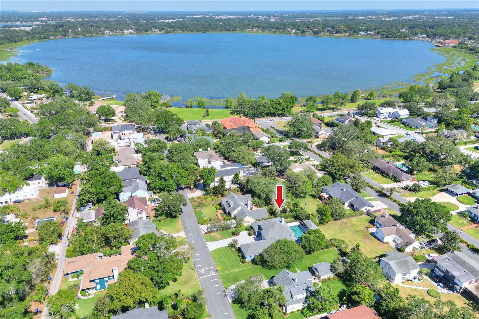 Property Photo: 301 Palmola Street FL 33803