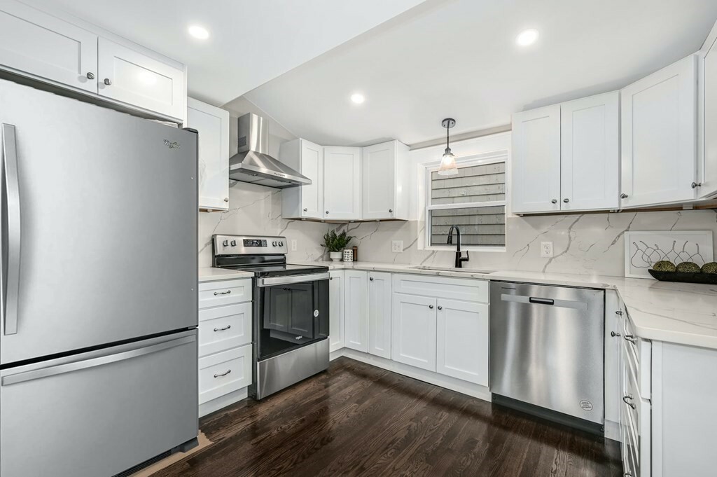 Property Photo:  127 Union St  MA 01746 