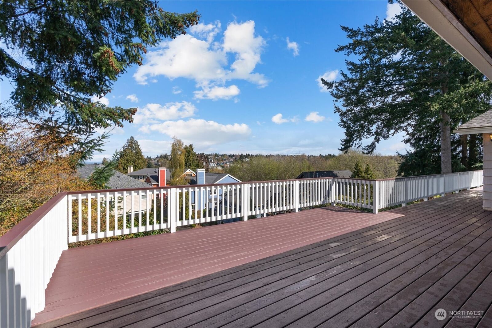 4 bed Seattle home for sale 4634 Lawton Lane W, Seattle, WA 98199