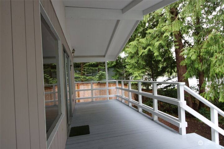 Property Photo: 711 E Ballantrae Drive WA 98584