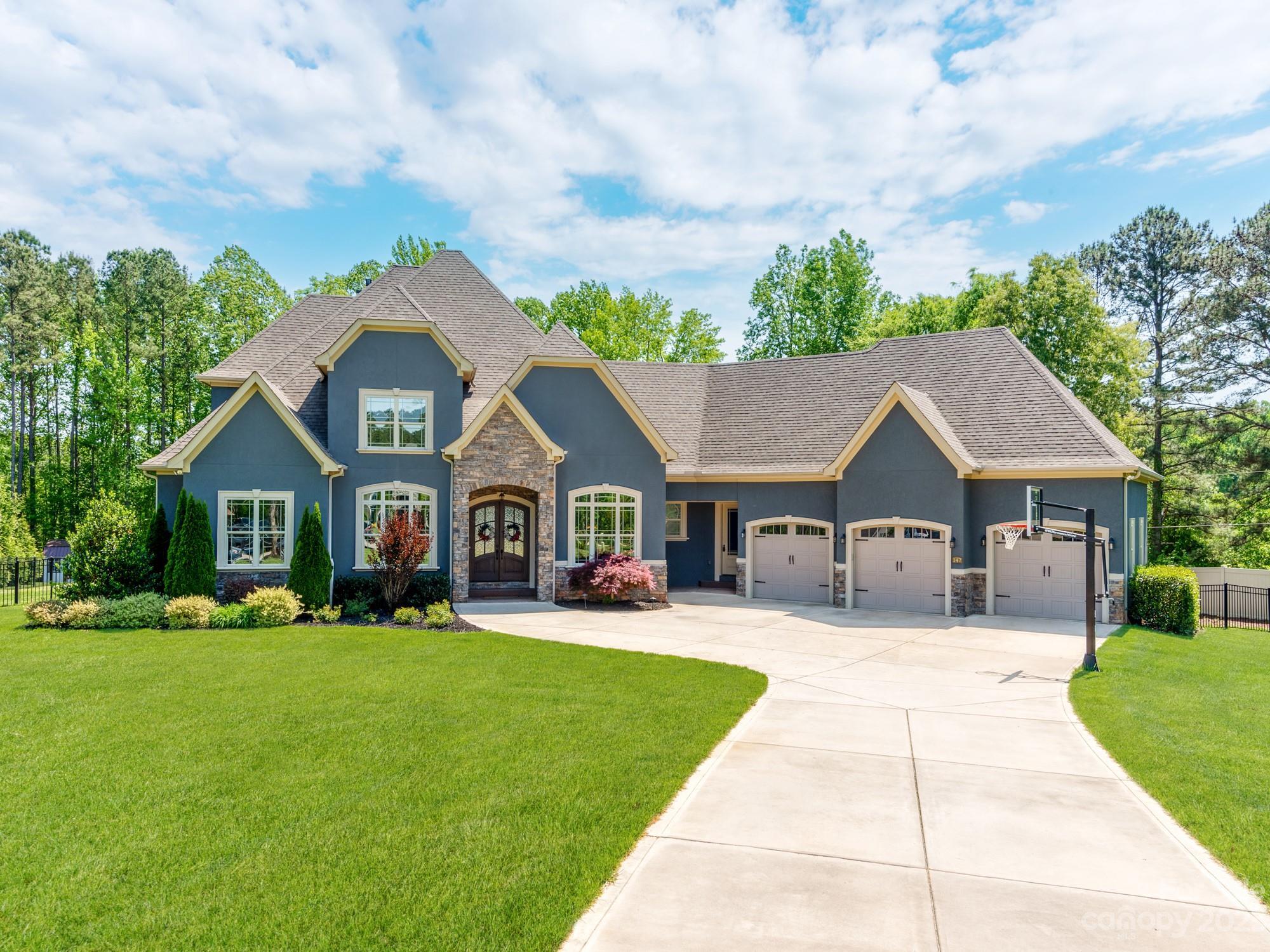 Property Photo: 147 Castle Drive NC 28117