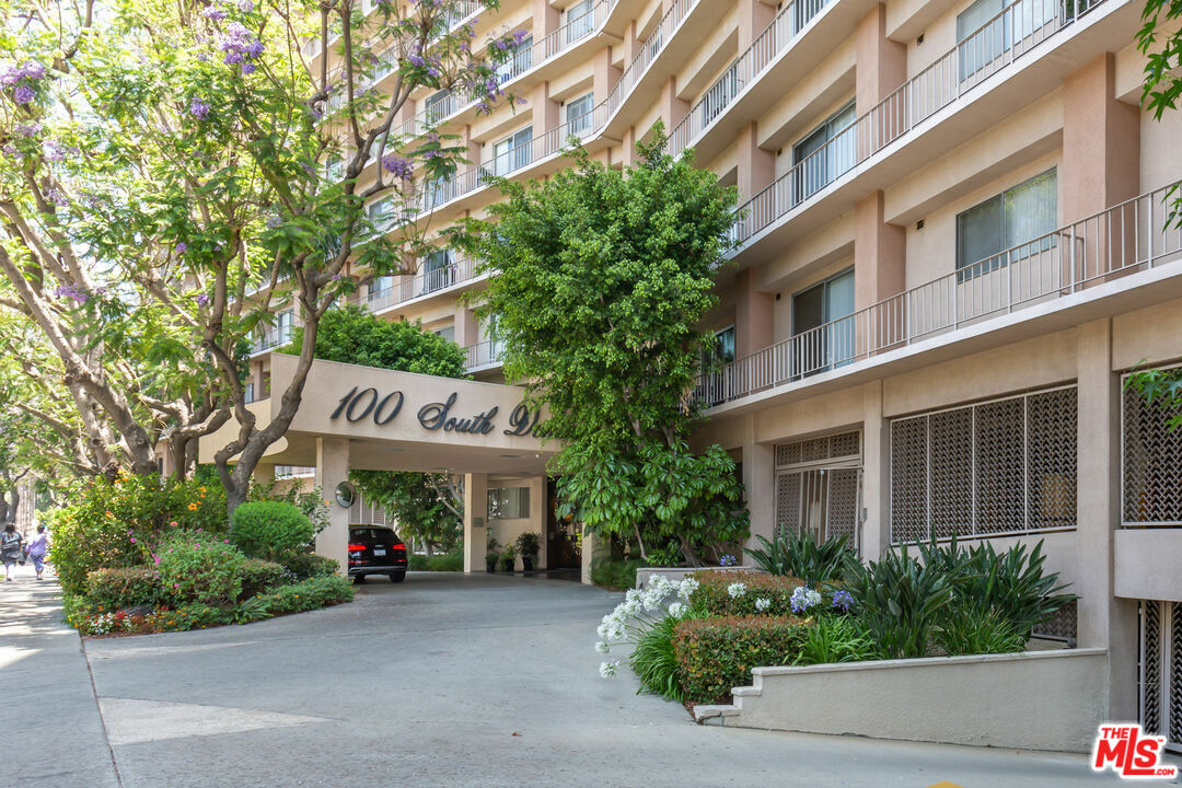 Property Photo: 100 S Doheny Dr 307 CA 90048
