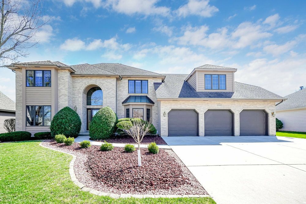 Property Photo: 1000 Rosewood Avenue IL 60563