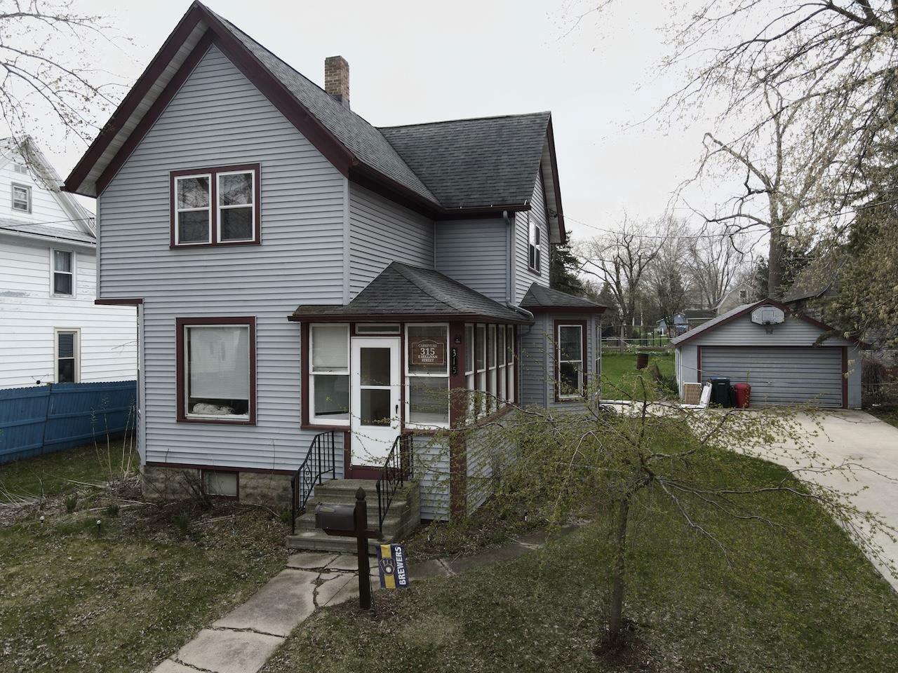 Property Photo:  315 East Sullivan Street  WI 54971 