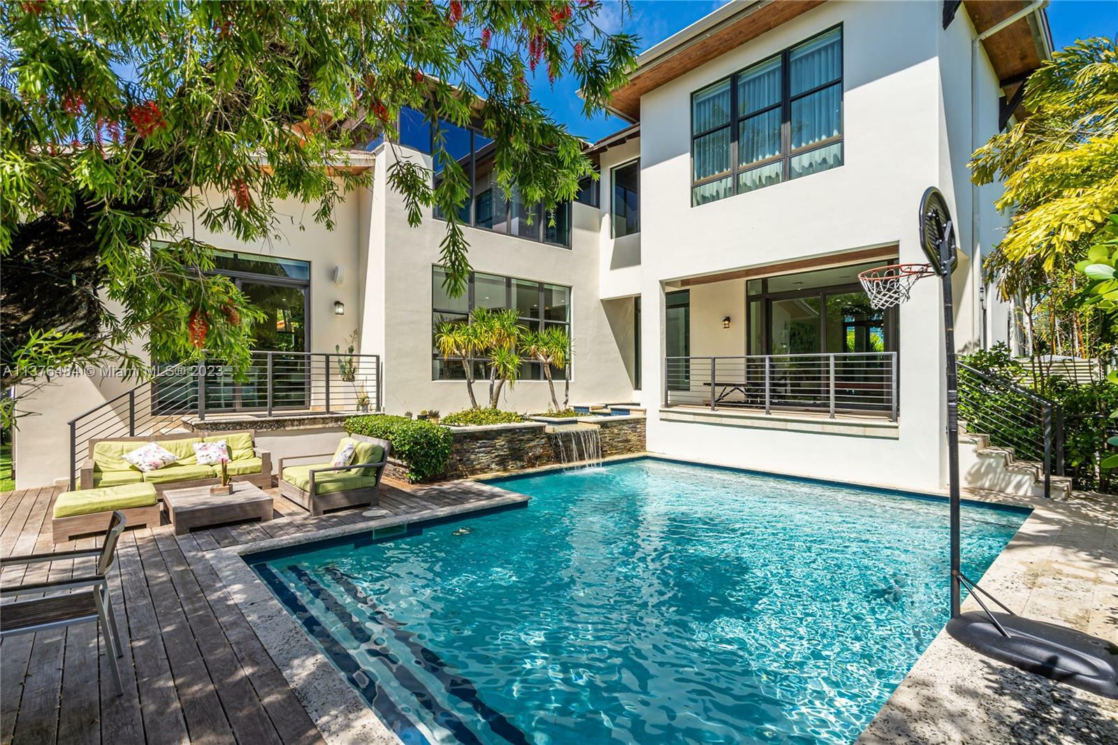 264 Westwood Dr  Key Biscayne FL 33149 photo