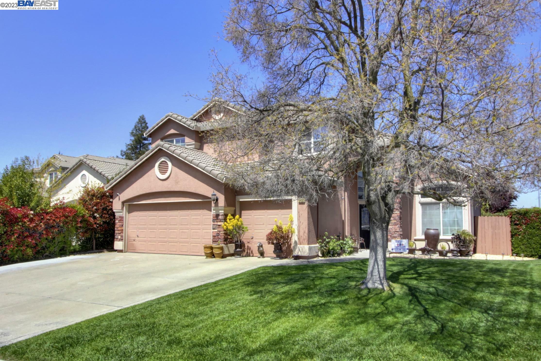 Property Photo:  5437 Pearlstone Dr  CA 95843 