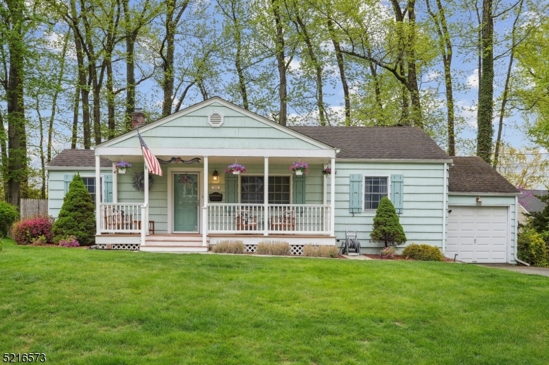 Property Photo:  2360 Seneca Rd  NJ 07076 