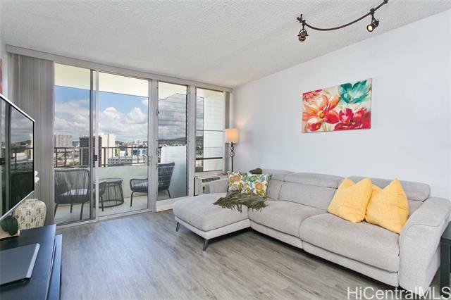 Property Photo:  796 Isenberg Street 10D  HI 96826 