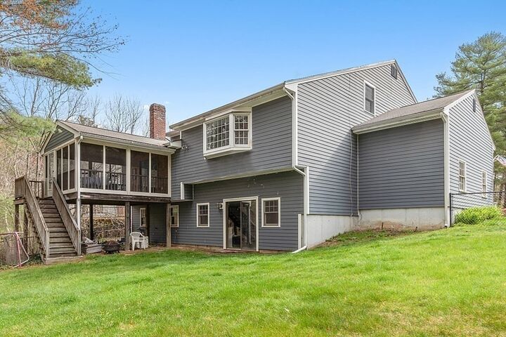 Property Photo:  8 Garfield Lane West  MA 01810 