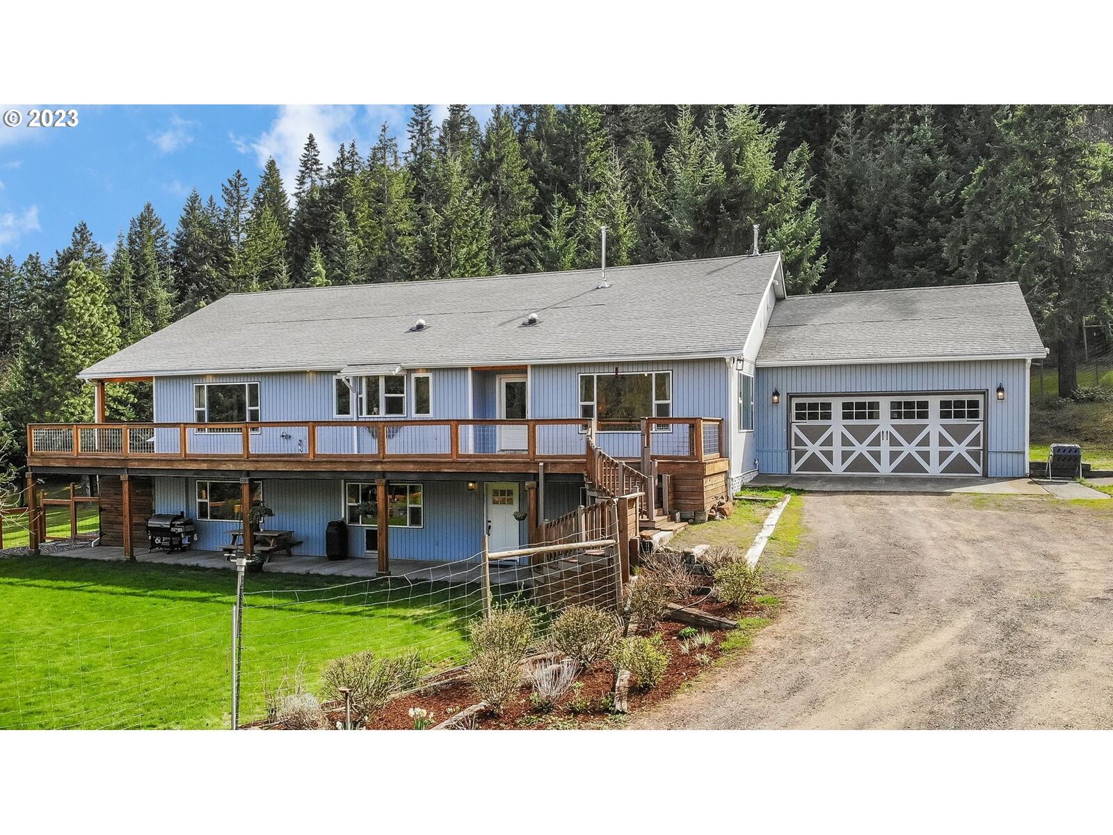 Property Photo:  5 Dawn Ave  WA 98672 