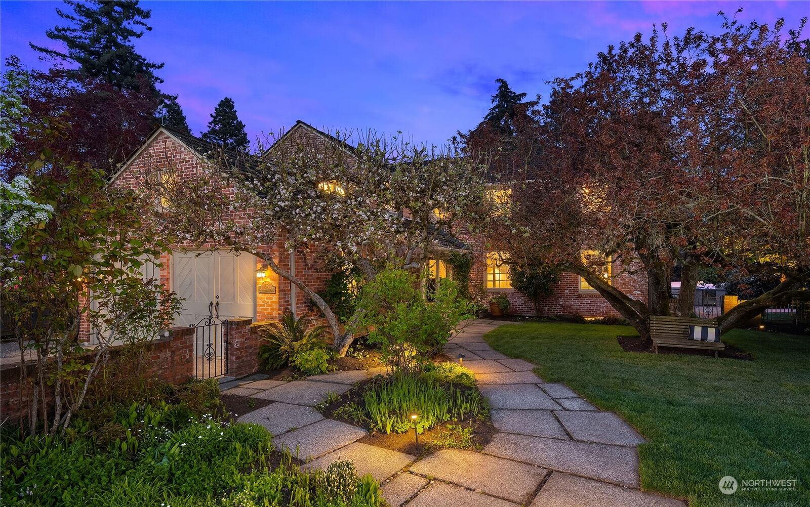 4 bed Seattle home for sale 1654 Shenandoah Drive E, Seattle, WA 98112