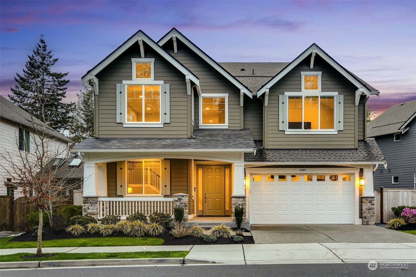 Property Photo: 1497 Elk Run Place SE WA 98045