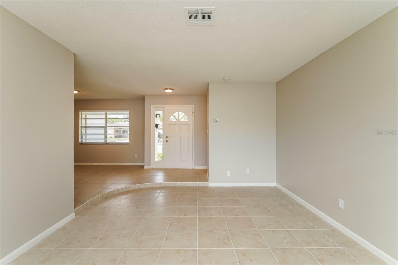 Property Photo:  1956 King Arthurs Court  FL 32792 