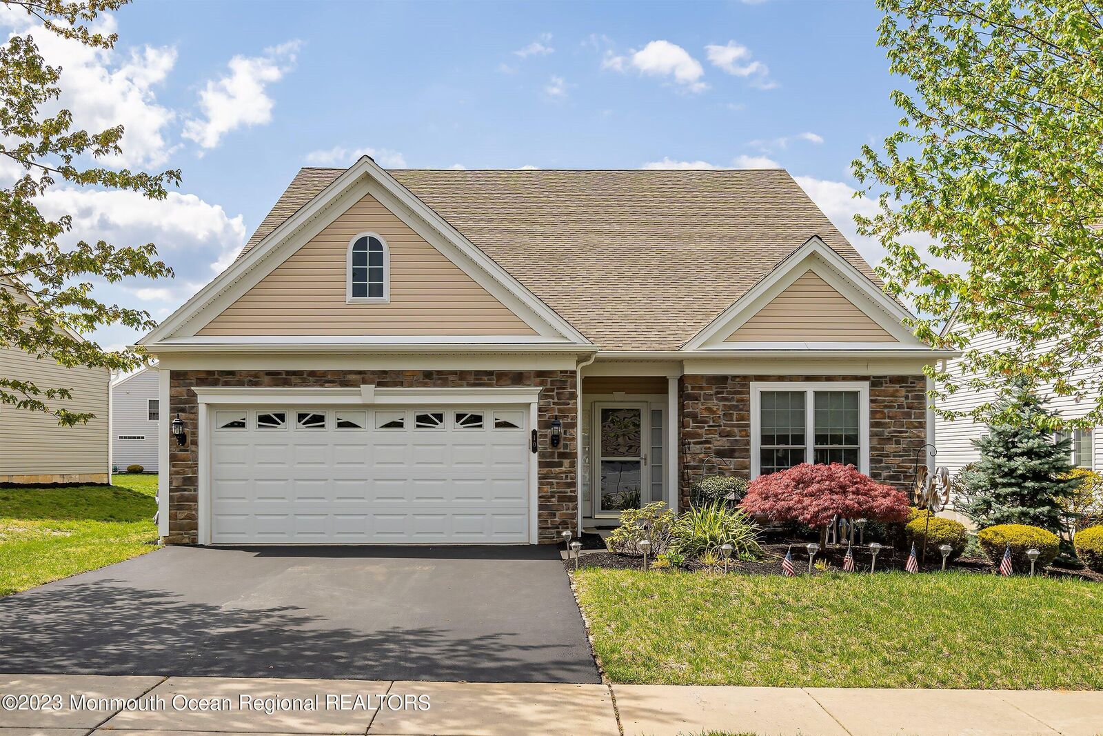 Photo de la propriété:  10 Ascot Lane  NJ 08759 