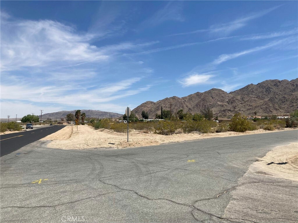 Property Photo: 1 Hatch Road CA 92277