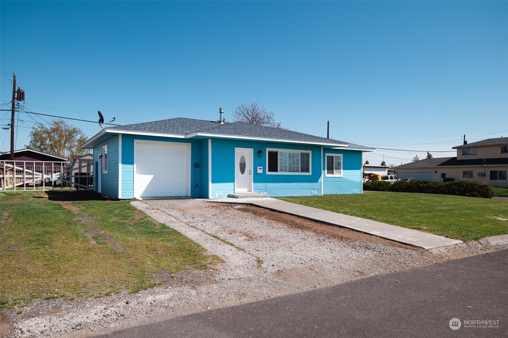 Property Photo:  206 H Street NE  WA 98823 